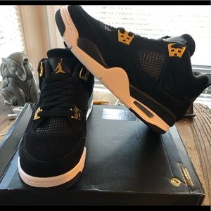 Jordan Retro ‘royalty’ 4’s
